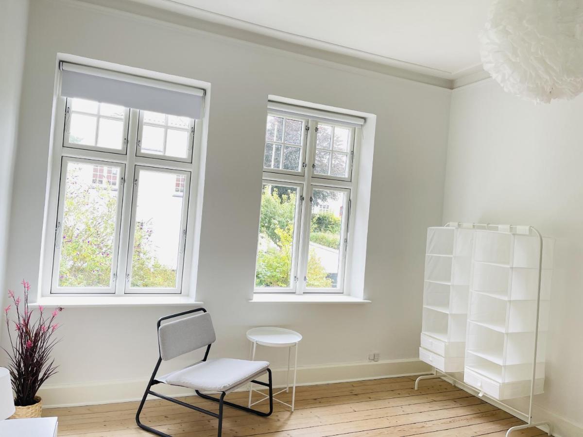 אולבורג Aday - City Central Mansion - 1 Bedroom Apartment With Garden מראה חיצוני תמונה